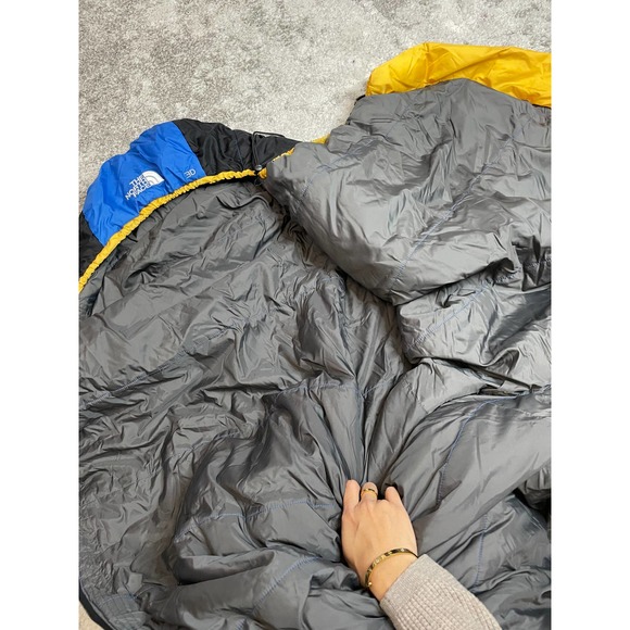 The North Face Blue and Black Sleeping Bag 20degrees - Picture 2 of 5